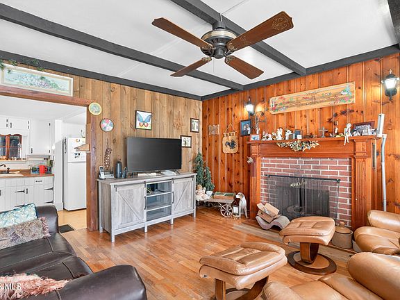 3rd image of 250 W Patterson St
