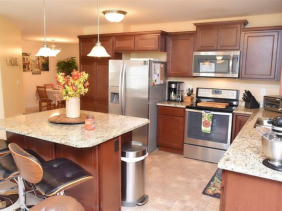 4th image of 2491 Rolling Hills Dr