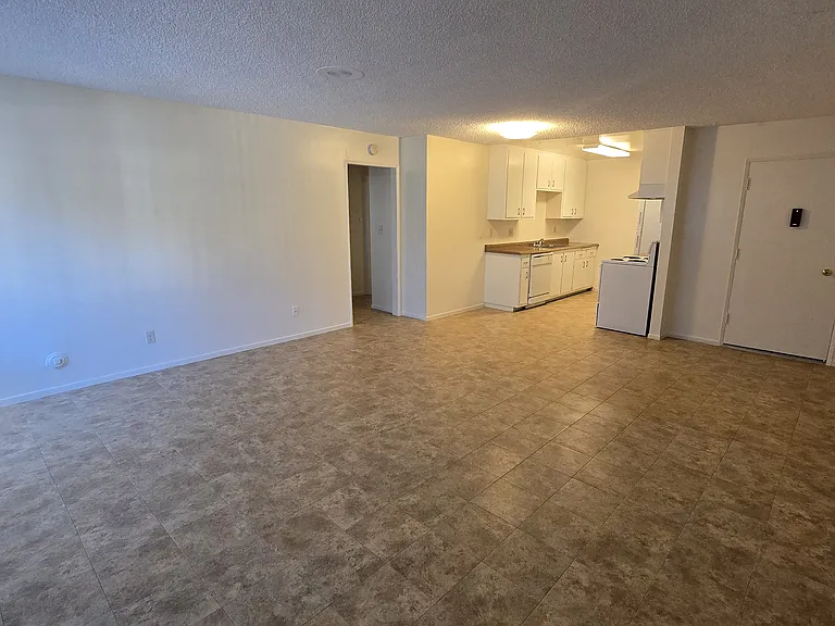 Sommerset Apartments — Photo 31