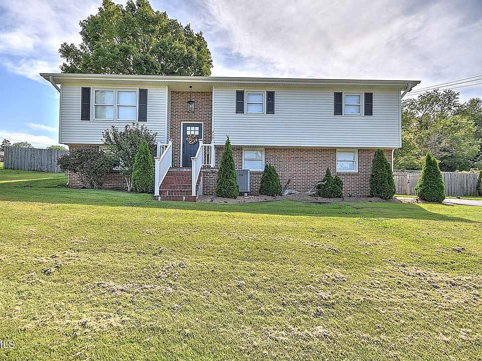 1st image of 213 Paramount Dr