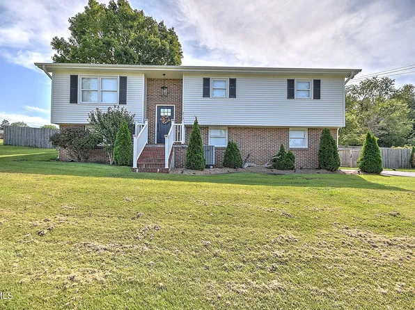 213 Paramount Dr, Bristol, TN 37620