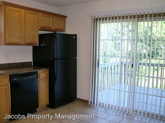 3rd image of 709 Glenstone Dr