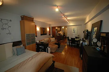 Rented by BLU Real Estate