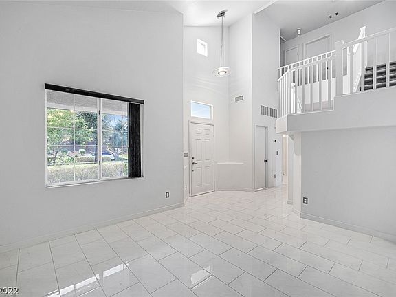 5th image of 310 Black Rock Hills Dr