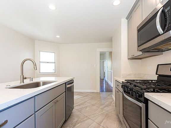 2nd image of 4223 23rd St