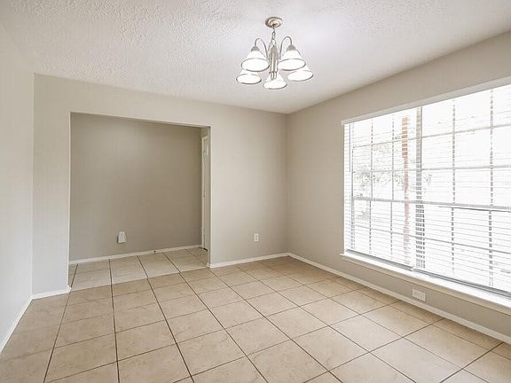 5th image of 4511 Chestergate Dr