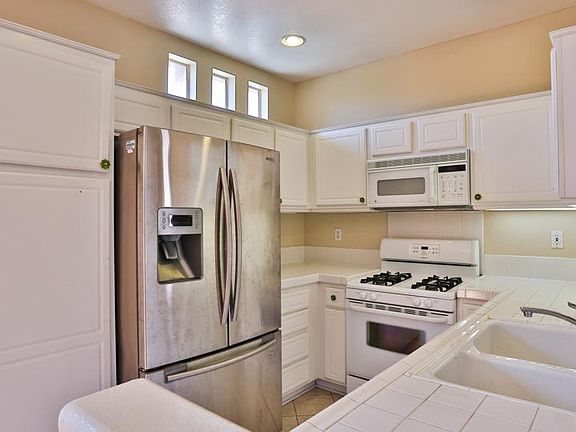 5th image of 2366 Sunningdale Dr