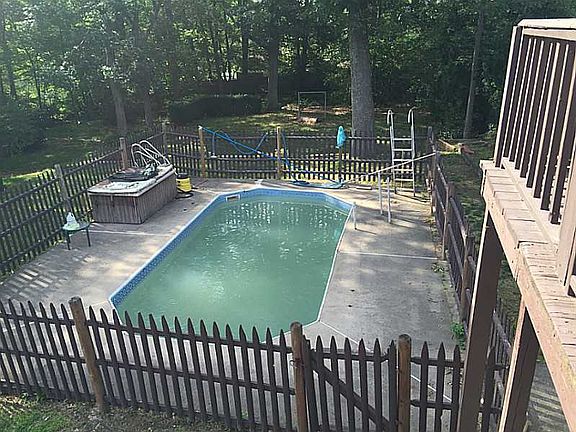 2nd image of 19 Patricia Dr