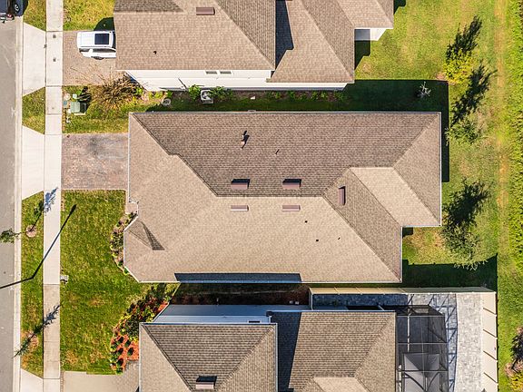 3rd image of 5685 Arborvista Dr
