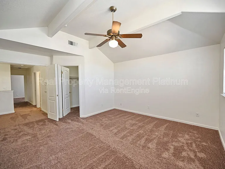 2233 E Christopher Dr — Photo 4