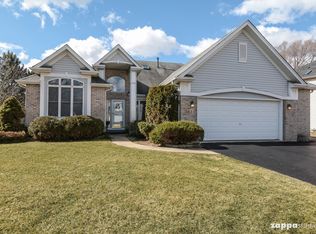 583 Warbler Dr, Bolingbrook, IL 60440