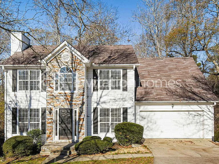 615 Simon Ive Dr — Photo 1