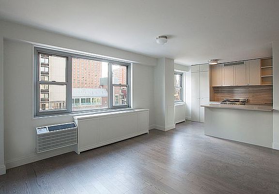 4th image of 100 W 93rd St APT 6B