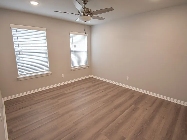929 W Buchanan St #2 — Photo 6