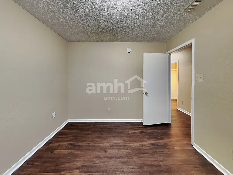 10757 Emery Dr — Photo 16
