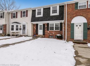 19414 Malvern Ct, Northville, MI 48167