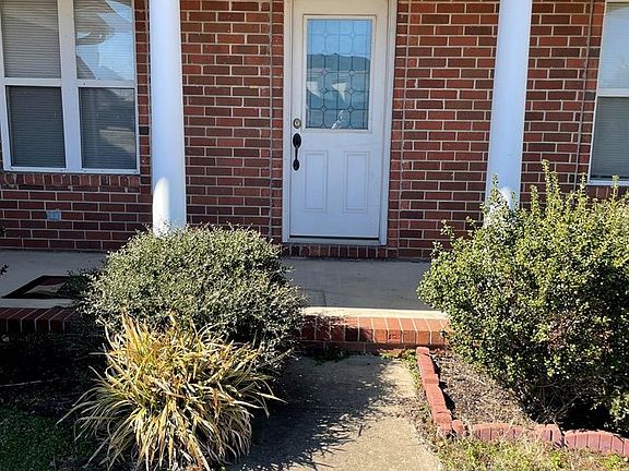 5th image of 600 Stewart Dr