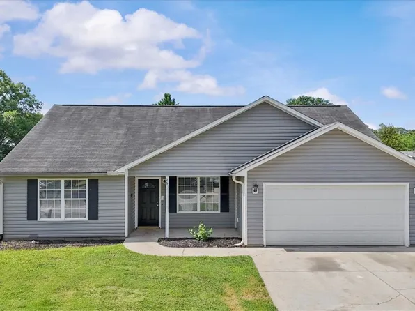 26 Picardy Dr, Greenville, SC 29605