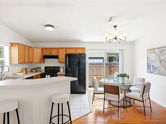 5th image of 608 9TH AVENUE N