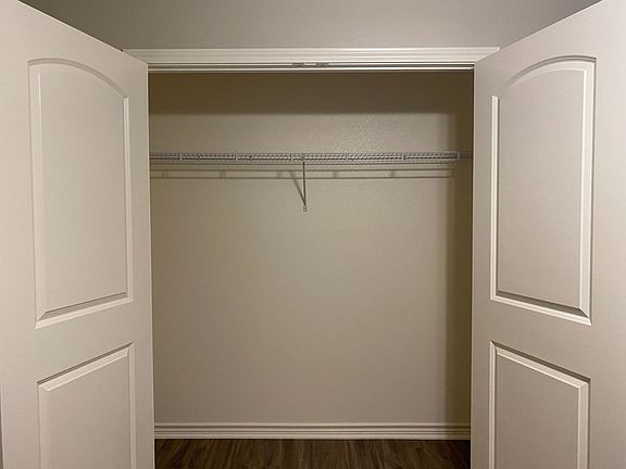 5th image of 1007 McClenny Dr #101
