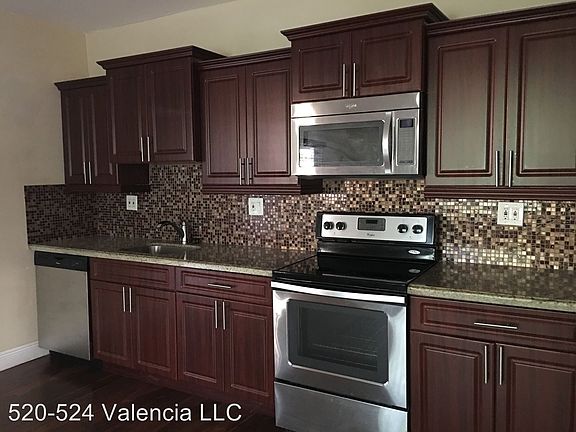 3rd image of 3201 Aviation Ave APT 07