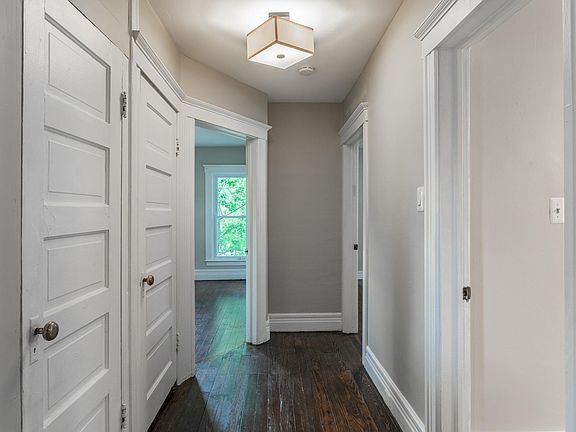 5th image of 409 E 6th St #3
