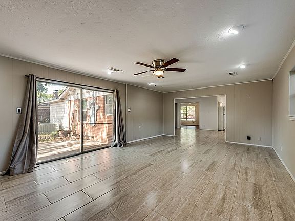 5th image of 1812 Oakhurst Dr