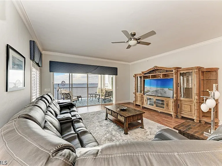 14813 Laguna Dr #401 — Photo 10