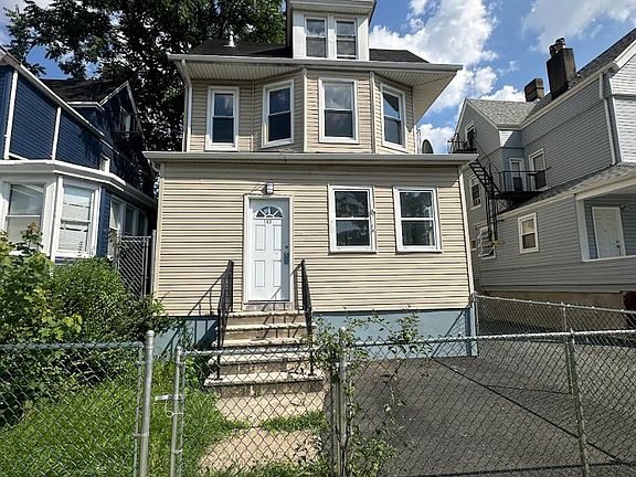 2nd image of 162 S Clinton St #2