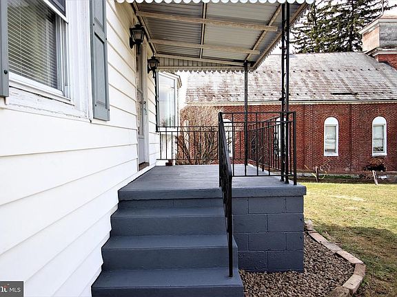 5th image of 21315 Leiter St