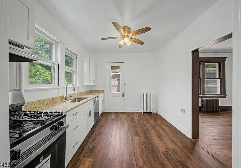 420 Hill St — Photo 9