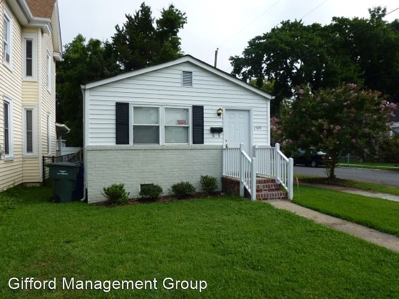 1st image of 1300 W 27th St