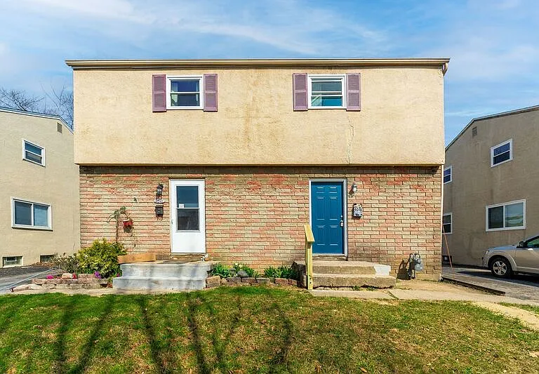4040 Halsey Pl — Photo 1