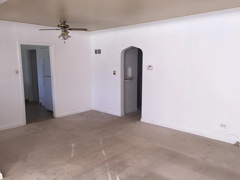 1220 Jasmine St — Photo 3