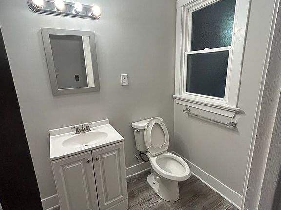 3rd image of 215-19 W Quincy St #3-217