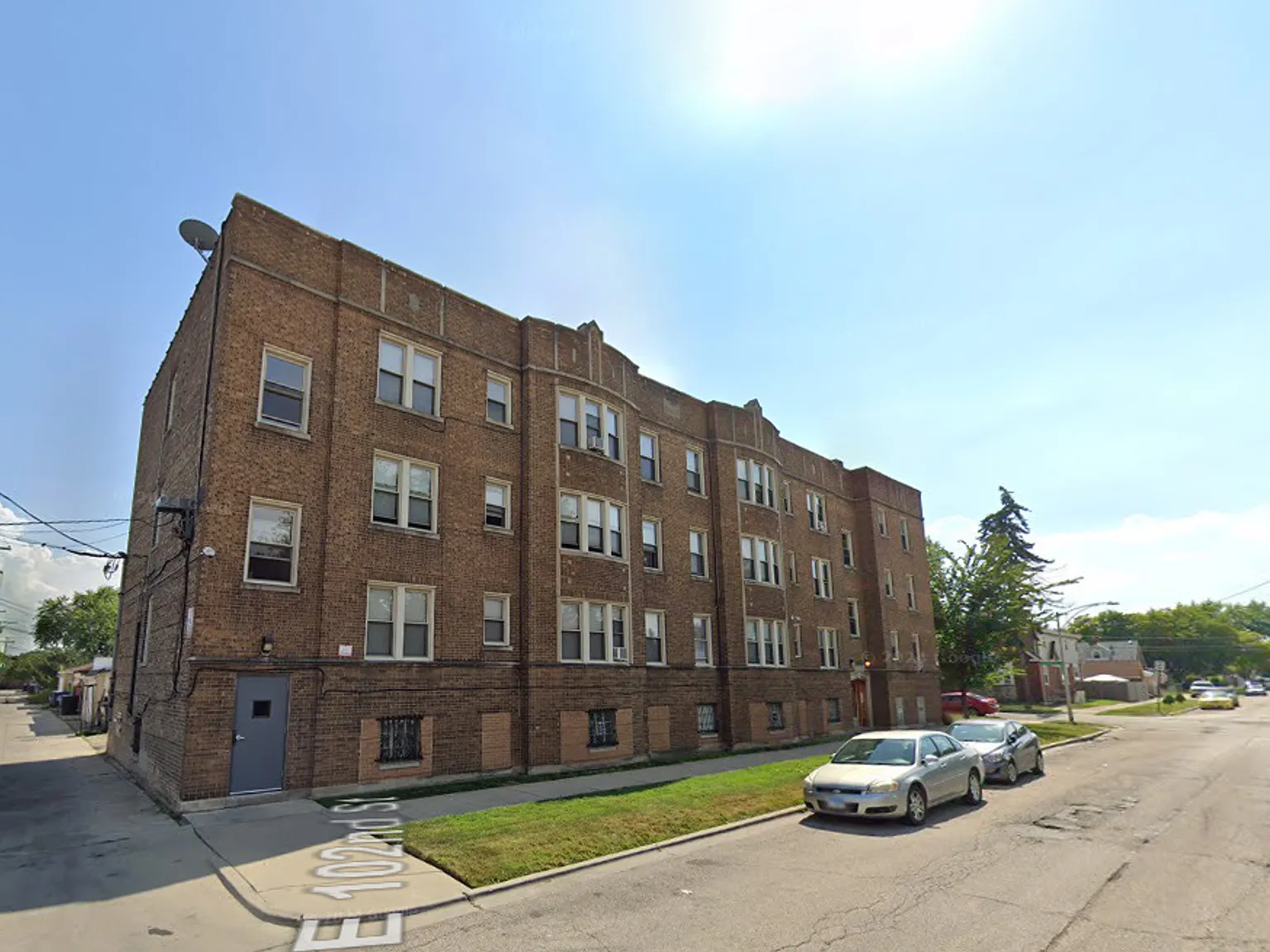 535 E 102nd St — Photo 3