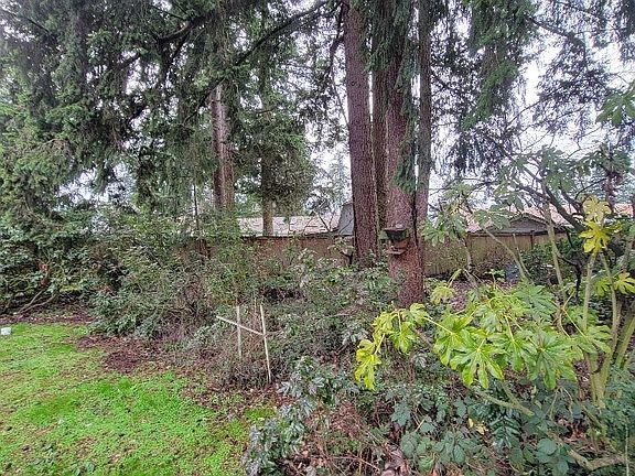 5th image of 12024 107th Avenue Ct E