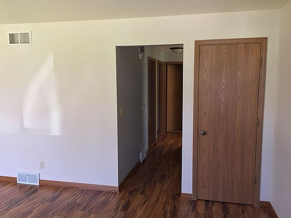 5th image of 4413 Menasha Ave #4413
