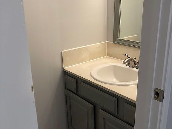 4th image of 100 Winchester Dr APT 205