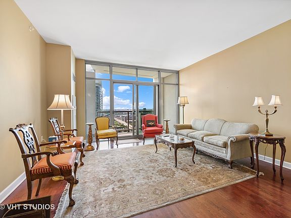 3rd image of 1235 S Prairie Ave APT 3106