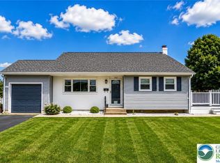 2122 Vista Dr, Bethlehem, PA 18018