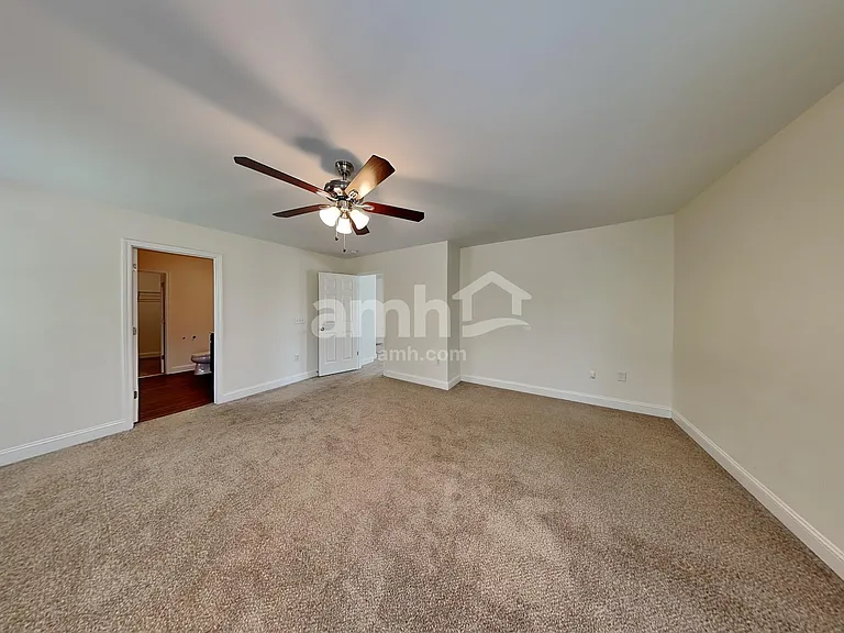 411 Waterlemon Way — Photo 8
