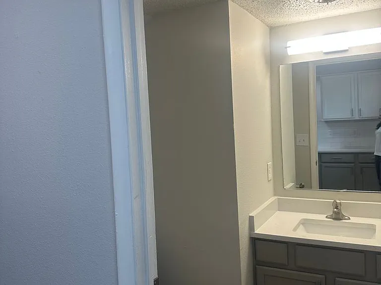 Regency Point Luxury Apartments — Photo 93
