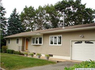 2 Oak Dr, Jackson, NJ 08527