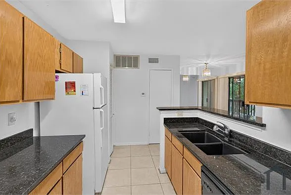 1 bed, 650 sqft, $1,000 — Photo 3