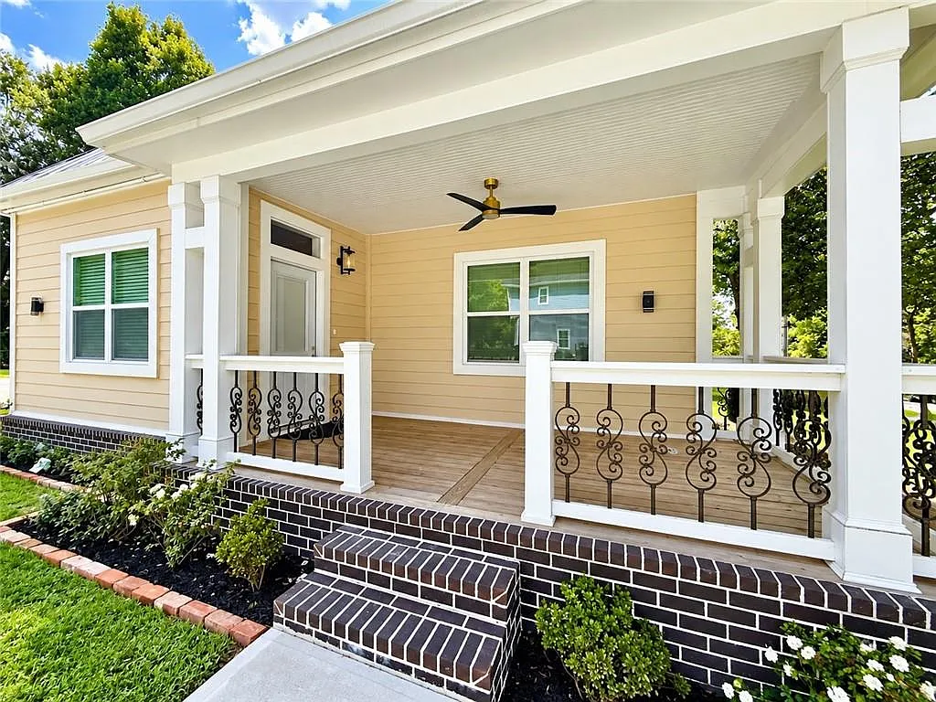 2 bed, 2.0 bath, 1100 sqft, $2,200 — Photo 3
