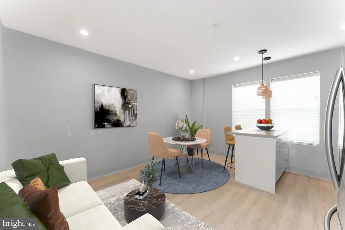 Building Photo - 839 Kennedy St NE #204