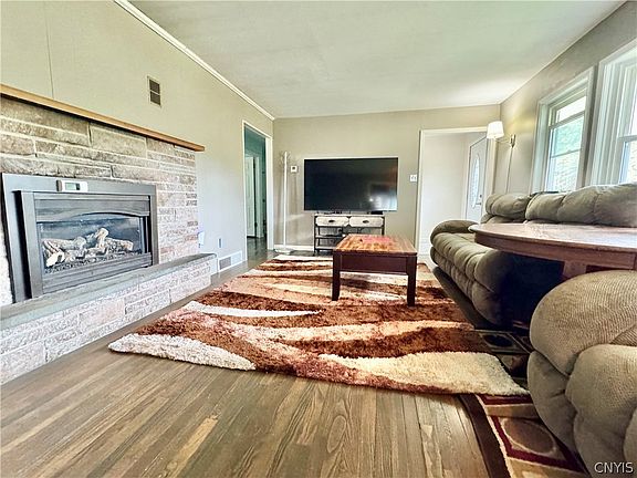 3rd image of 4137 Makyes Rd