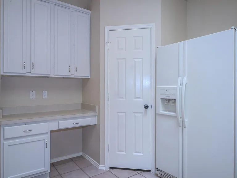 1507 Nightingale Ln — Photo 10