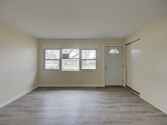 4th image of 2305 Madonna Ave